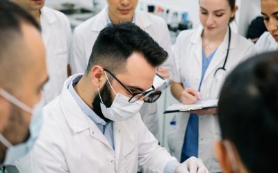 Médicos en Medicina Estética: actualización constante, buenas prácticas y crecimiento profesional